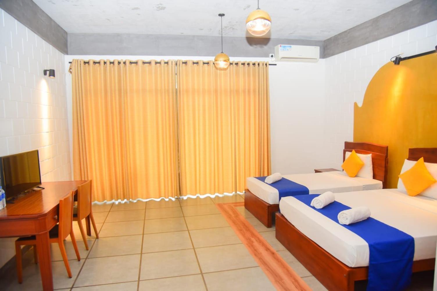 אודוואלאווה Royal Tusker Hotel מראה חיצוני תמונה